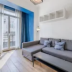 Charming Bright And Equipped Apartment